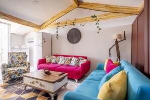 Elite-Zimmer | Hochwertige Bettwaren, kostenloses WLAN, Bettwäsche