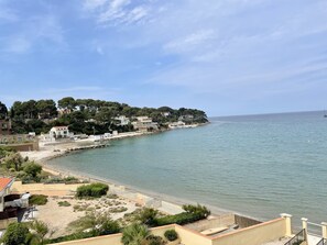 Beach - Appartement Vue Mer, Accès Plage,Clim,Parking,Wifi (Sanary-sur-Mer)
