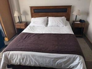 Superior Double Room | Desk, free cots/infant beds, free WiFi, bed sheets - Hotel Esmeralda (Castro)