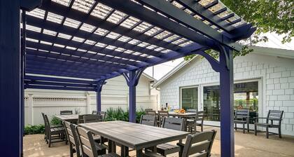 The Neighborhood Hotel - New Buffalo 203 - Queen
