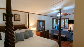 4 Schlafzimmer, Schreibtisch, Bügeleisen/Bügelbrett, Reisekinderbett