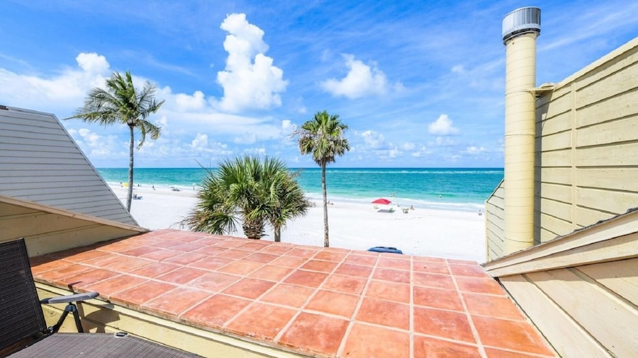 Fanta-Sea 47 by Beachside Management