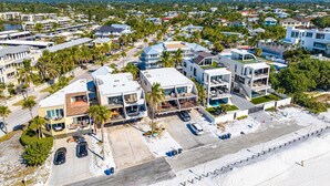 Unclassified image, 3 of 57, button - Fanta-Sea 47 by Beachside Management (Siesta Key)