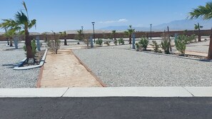 المنطقة المحيطة بالمنشأة