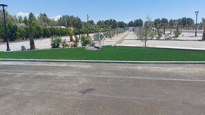 المنطقة المحيطة بالمنشأة