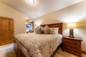 빌라 (5 Bedrooms) | 5 개의 침실, 고급 침구, 각각 다른 스타일의 인테리어, 각각 다르게 가구 비치