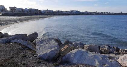 MARTINA HOLIDAY HOME 5 minutes from the beach and the nightlife