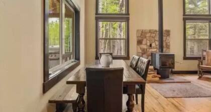 Sleeps 11 - Spacious cabin getaway 1-mile from Panguitch Lake