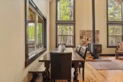 Sleeps 11 - Spacious cabin getaway 1-mile from Panguitch Lake
