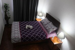 2 Schlafzimmer, Bügeleisen/Bügelbrett, kostenloses WLAN