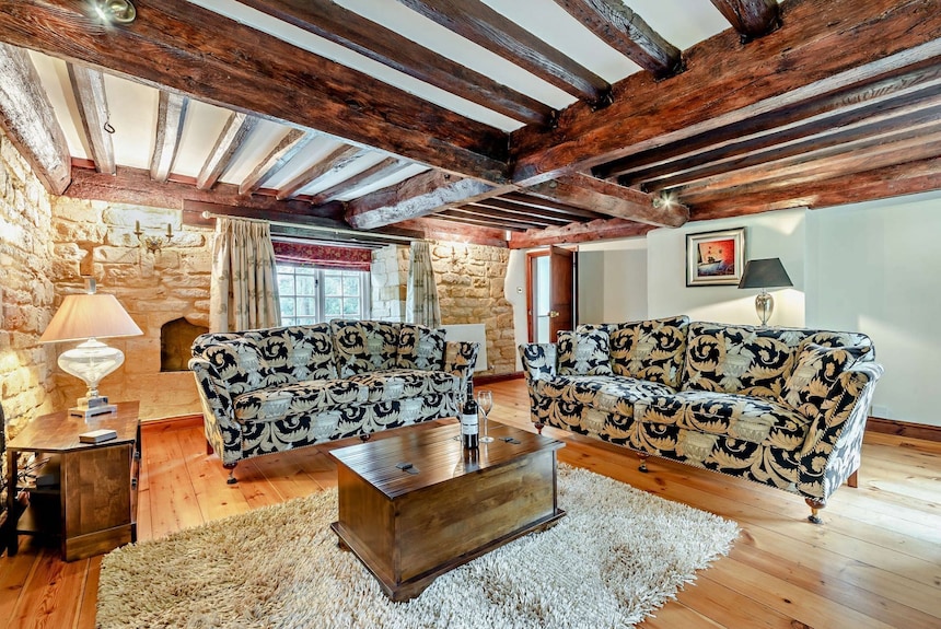 Large Family Friendly Manor House With Hot Tub - Sleeps 10 Guests In 5 Bedrooms - Cotswolds