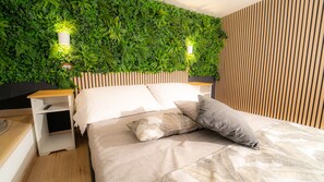 Signature Suite | 1 bedroom, in-room safe, individually decorated, individually furnished - Sensoria Naxos Suites (Giardini Naxos)