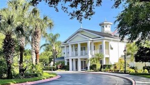 Exterior - Deluxe Disney Area 3BD 2BA at Bahama Bay Resort and Spa (Polk County)
