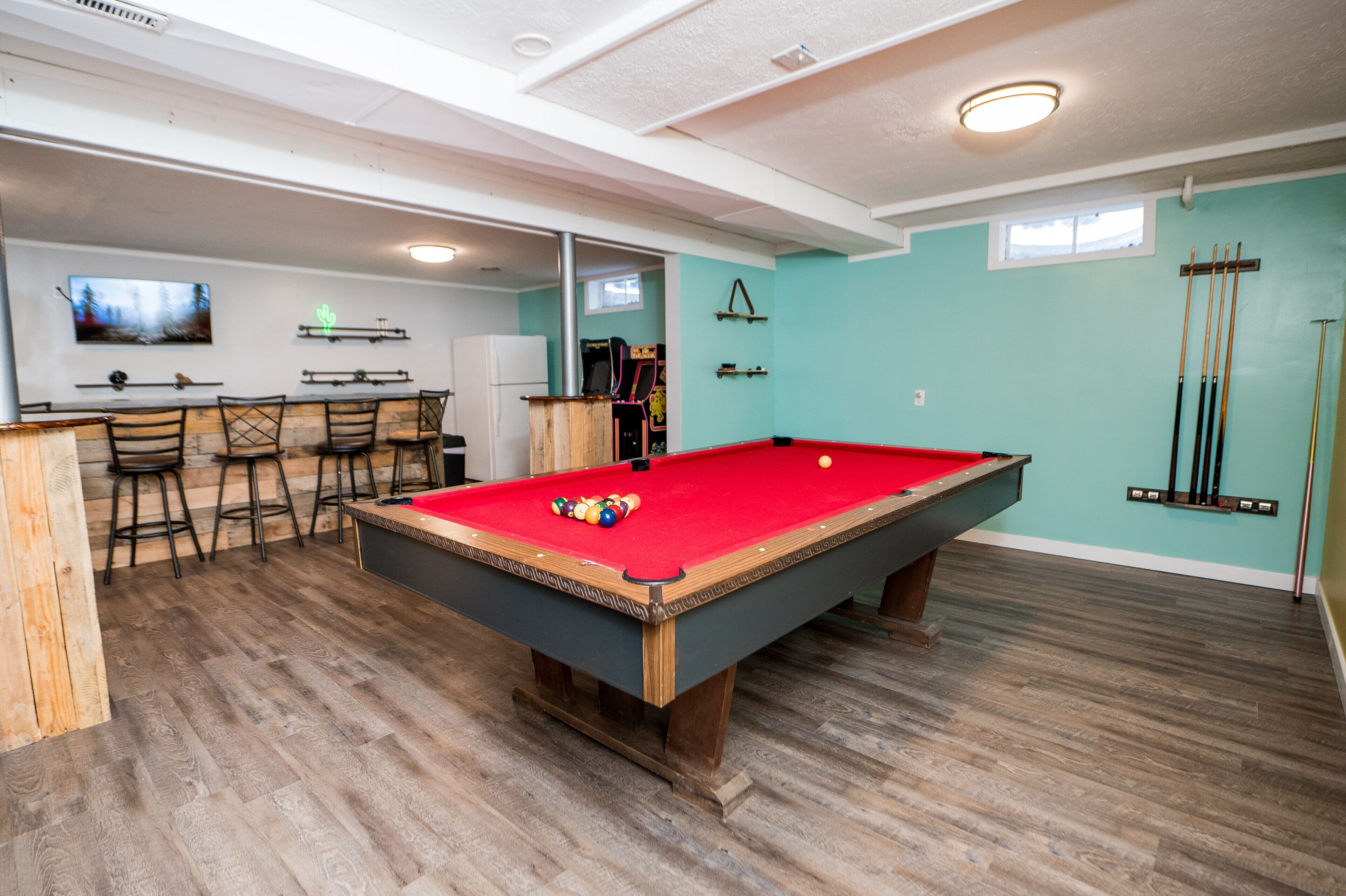 BIG, Cozy, Fun house -blocks from ISU and Uptown