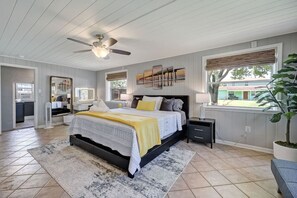 4 bedrooms, desk, iron/ironing board, travel cot