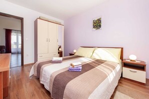 1 bedroom, free WiFi, bed sheets - ADRIA One-Bedroom Apartment with Balcony 2 (Rovinj)
