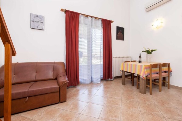 Interior - ADRIA One-Bedroom Apartment with Balcony 2 (Rovinj)