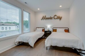 4 habitaciones, tabla de planchar con plancha y wifi gratis