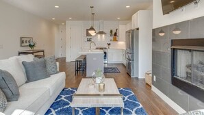 Smart TV - One Mile to Broadway/2 Rooftop Decks/9 Beds (Nashville)
