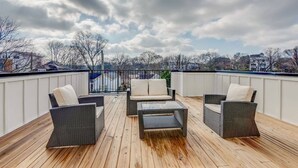 Terrace/patio - One Mile to Broadway/2 Rooftop Decks/9 Beds (Nashville)