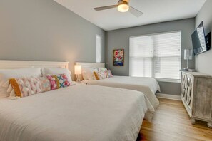 4 bedrooms, iron/ironing board, free WiFi