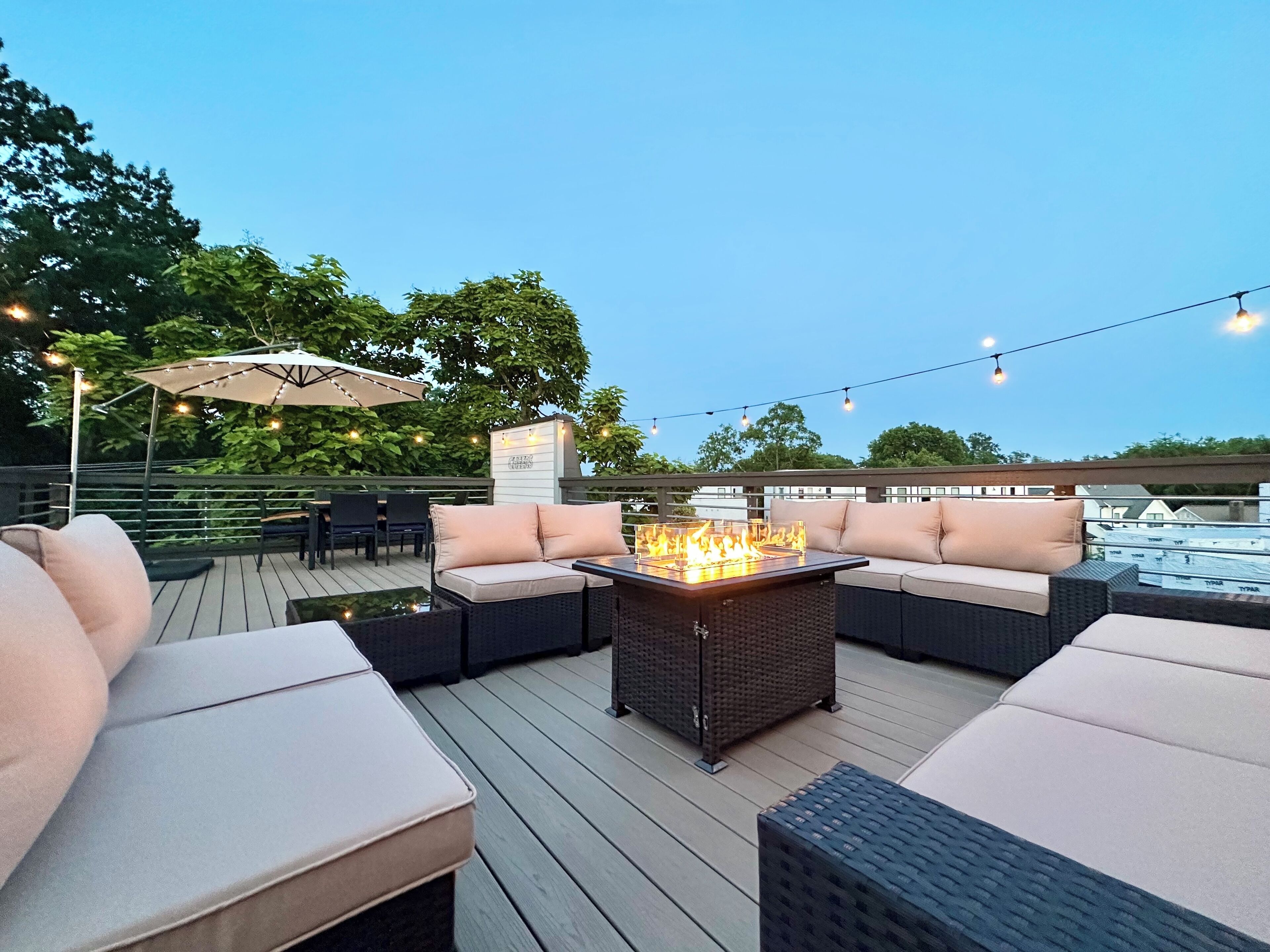 Rooftop With Fire Pit! - Modern Townhome Close To Everything!