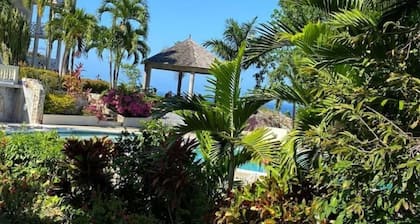 Relax with us Casa de Columbus!
5- mins from the beach and other fun activities!
