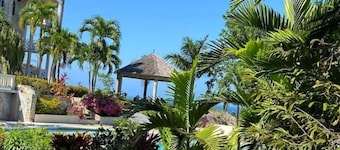 Relax with us Casa de Columbus!
5- mins from the beach and other fun activities!