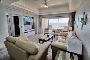 Télévision, table de tennis de table