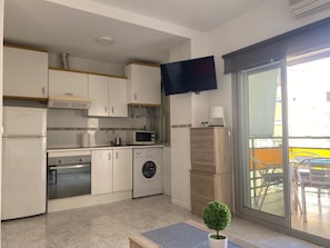 Private kitchen - Apolo Terrace and Mountain View (Torremolinos)