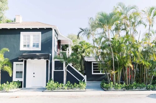 Modern "Tiny-House" Condo w/ Kitchenette and Patio