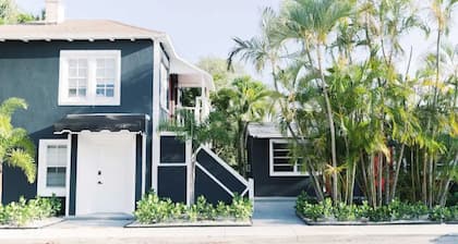 Modern "Tiny-House" Condo w/ Kitchenette and Patio