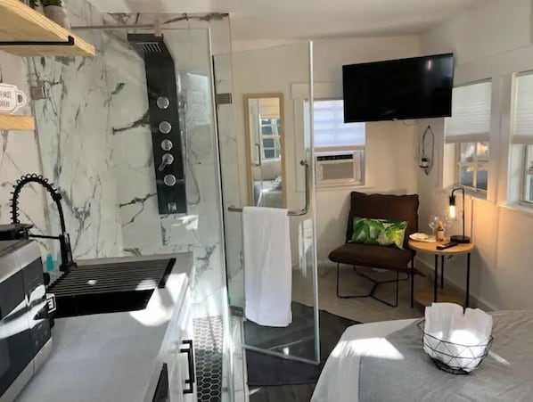 1 bedroom, memory foam beds, iron/ironing board, free WiFi
