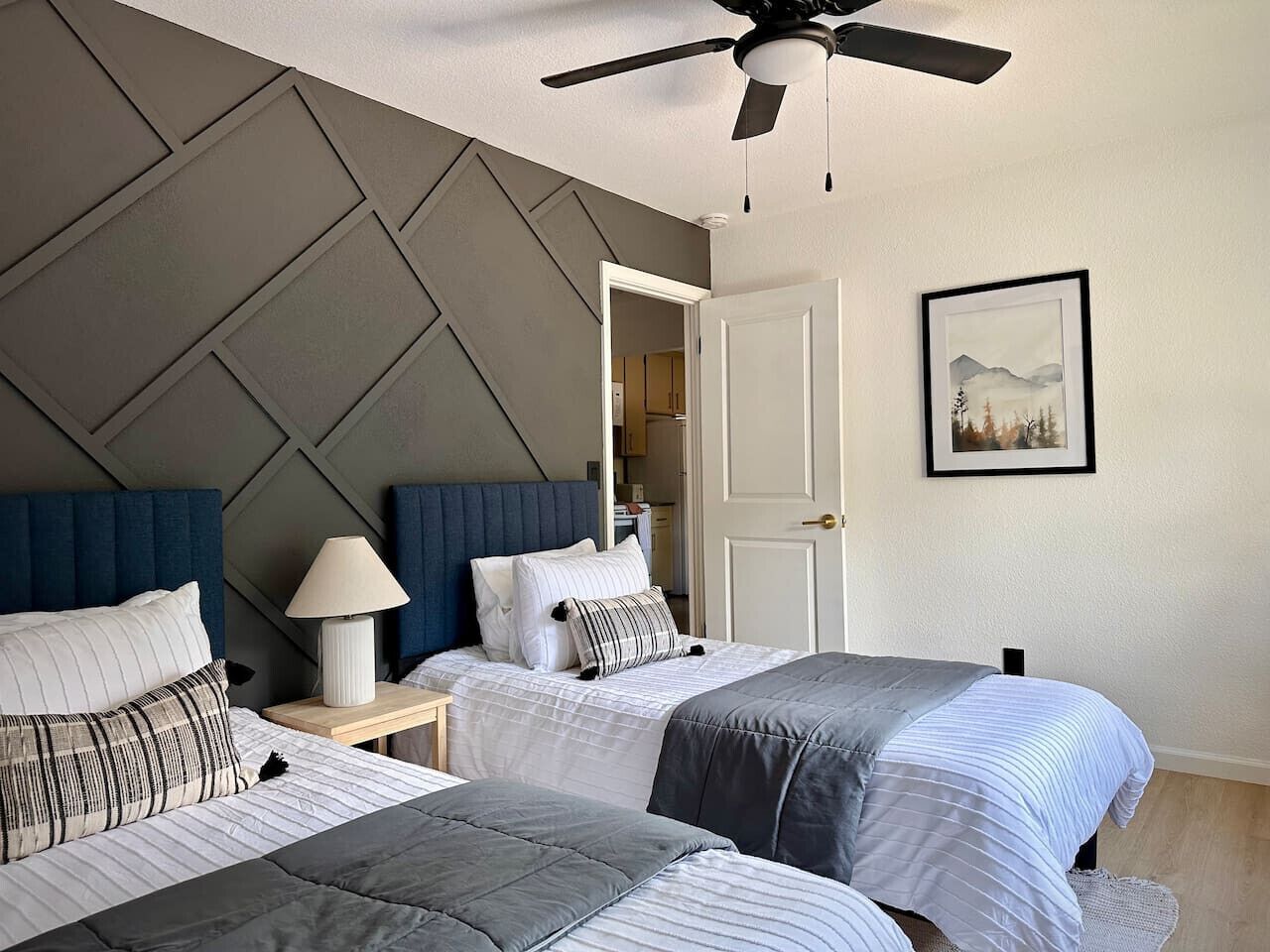 2 bedrooms, desk, iron/ironing board, travel cot