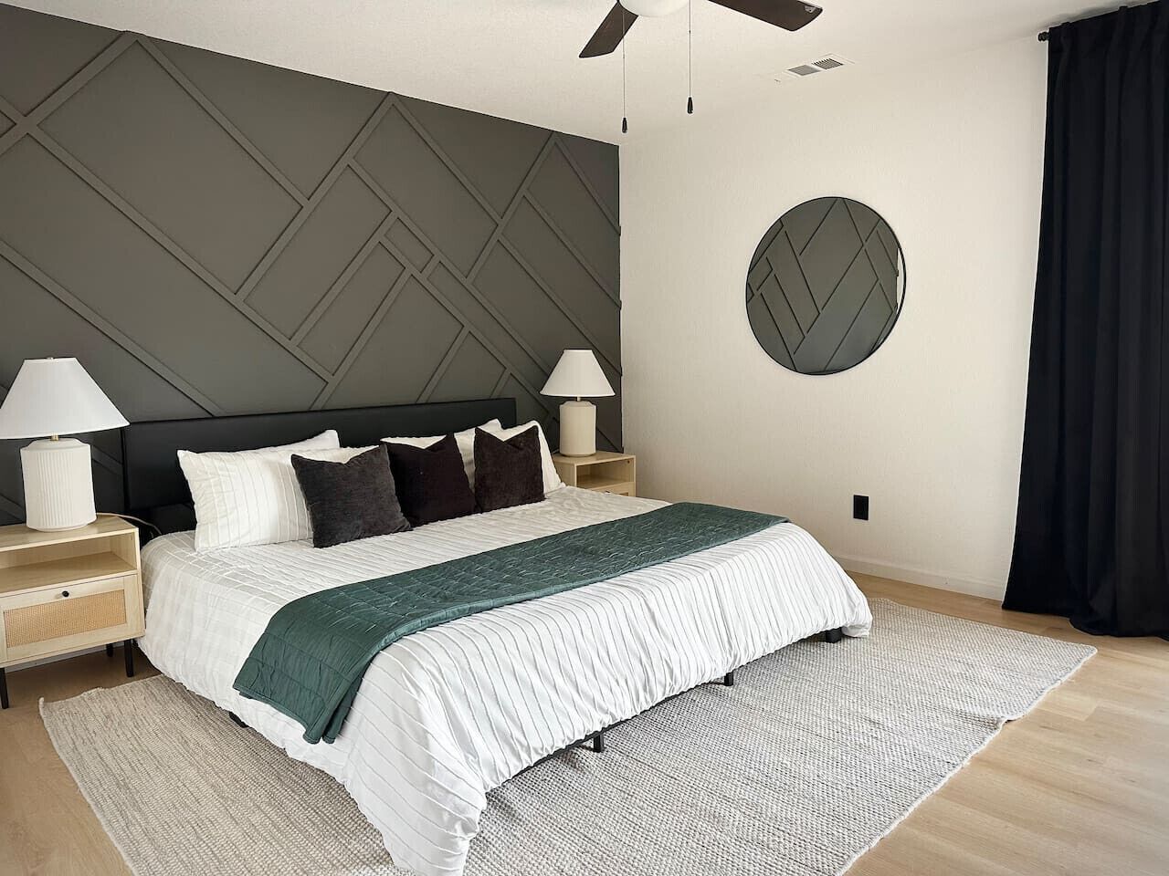 2 bedrooms, desk, iron/ironing board, travel crib