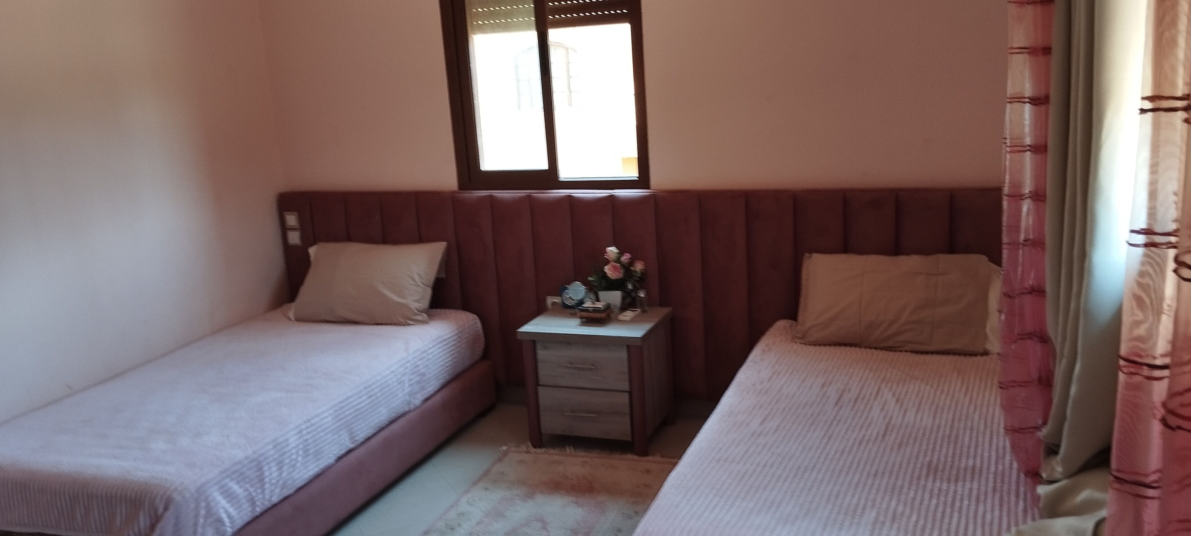 3 chambres, fer et planche à repasser, Wi-Fi, draps fournis