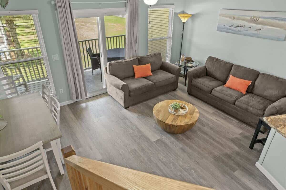 Una televisión, una oficina