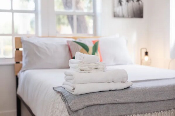 2 bedrooms, iron/ironing board, WiFi, bed sheets