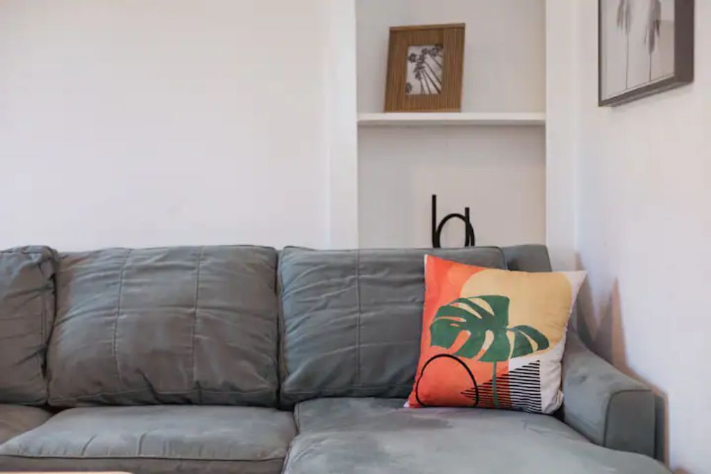 TV, music library, video library, stereo