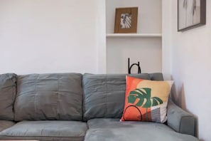 Télévision, médiathèque, vidéothèque, chaîne hi-fi