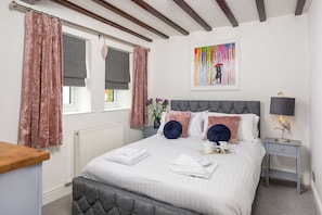 Cottage | 1 bedroom, iron/ironing board, free WiFi, bed sheets