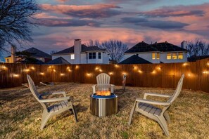 Property grounds - One-Level, Fenced Yard, Kitchen, Game Room, Pkng (Frisco)