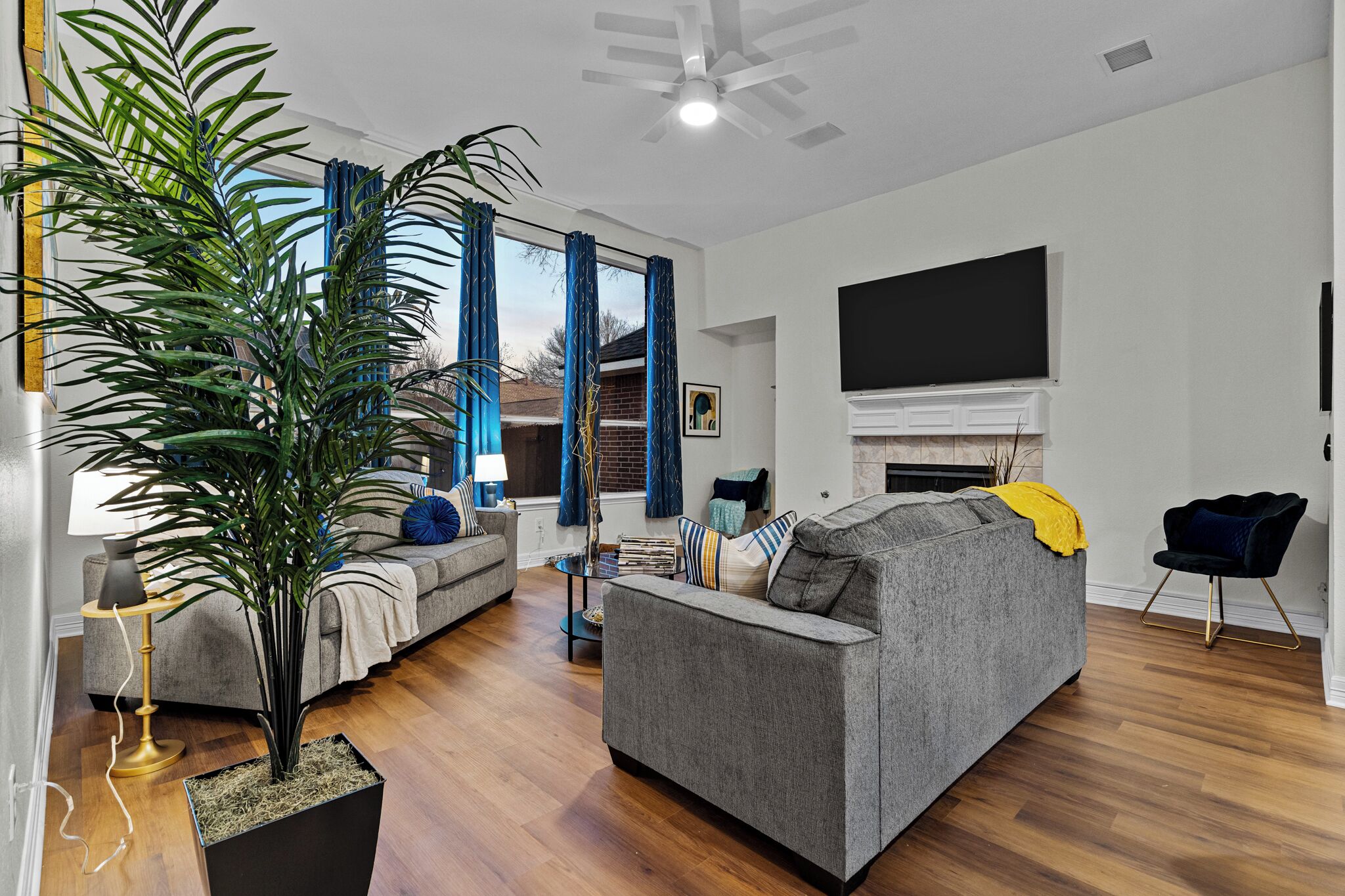 TV, fireplace, offices