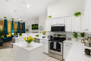 Fridge, microwave, oven, stovetop - One-Level, Fenced Yard, Kitchen, Game Room, Pkng (Frisco)