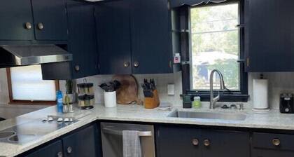 3+ Acre Serene and Quiet Park Like Setting Cottage Get Away Perfect for the CWS!