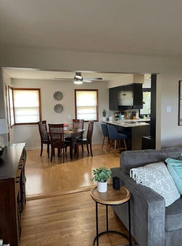 3+ Acre Serene and Quiet Park Like Setting Cottage Get Away Perfect for the CWS!