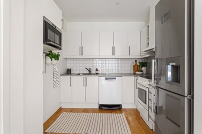 Apartment right next to Akerselva. Close to public transport