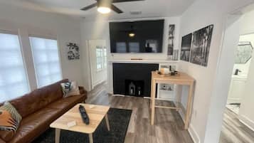 TV connectée, médiathèque, vidéothèque, chaîne hi-fi