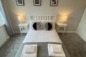 2 Schlafzimmer, Bügeleisen/Bügelbrett, kostenloses WLAN, Bettwäsche