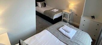 Flat - Sleeps 4 - Pet Friendly - Parking